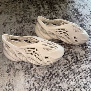 Adidas Yeezy Foam Runner size 6